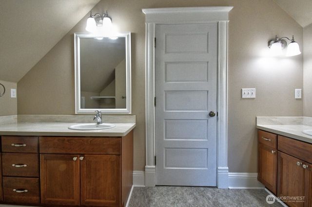 218 E Young Street, Elma, WA 98541