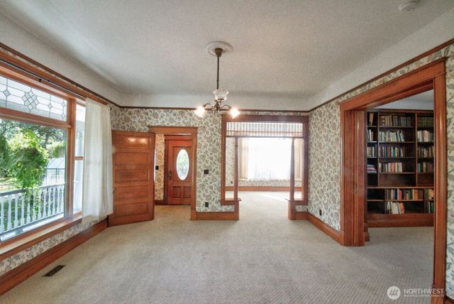 218 E Young Street, Elma, WA 98541