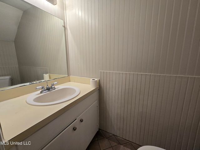 15251 Parkwood Drive, B, Gulfport, MS 39503