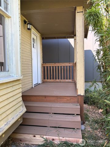 139 NW 85th St, Seattle, WA 98117