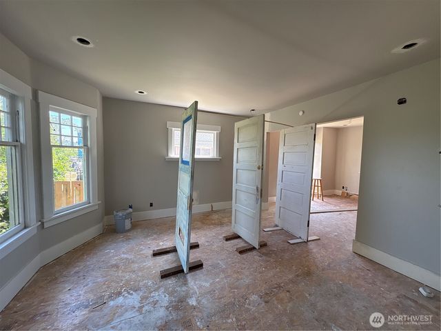 139 NW 85th St, Seattle, WA 98117