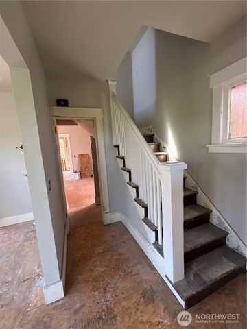 139 NW 85th St, Seattle, WA 98117