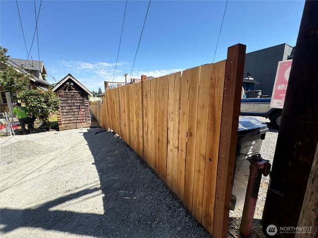 139 NW 85th St, Seattle, WA 98117