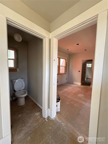 139 NW 85th St, Seattle, WA 98117