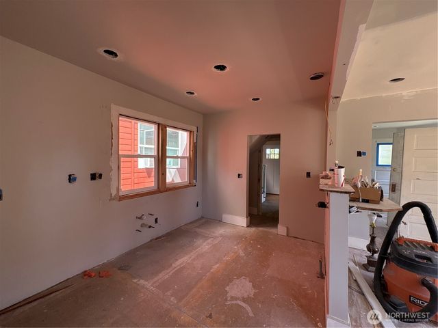 139 NW 85th St, Seattle, WA 98117