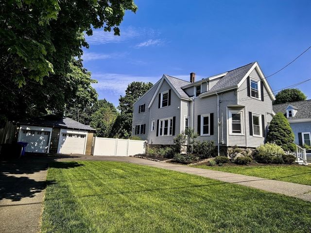 2 Swains Pond Ave, Melrose, MA 02176