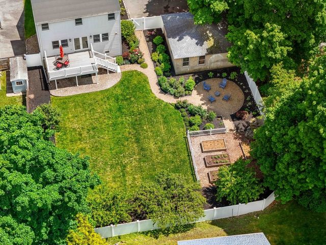 2 Swains Pond Ave, Melrose, MA 02176