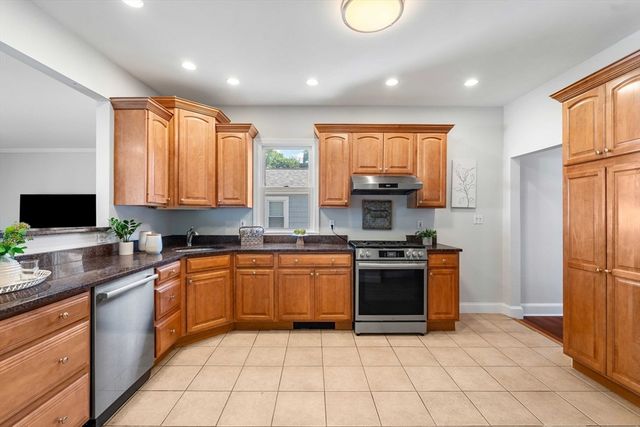 2 Swains Pond Ave, Melrose, MA 02176