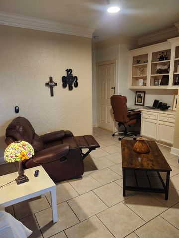 6015 Ladonia Street, Arcola, TX 77583