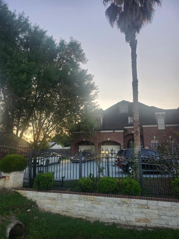 6015 Ladonia Street, Arcola, TX 77583