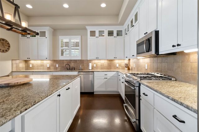769 High Grove RD, Cedar Creek, TX 78612