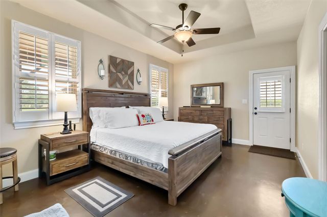769 High Grove RD, Cedar Creek, TX 78612