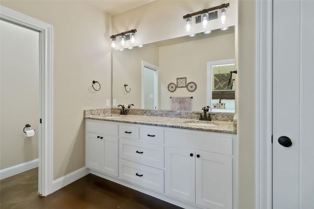 769 High Grove RD, Cedar Creek, TX 78612