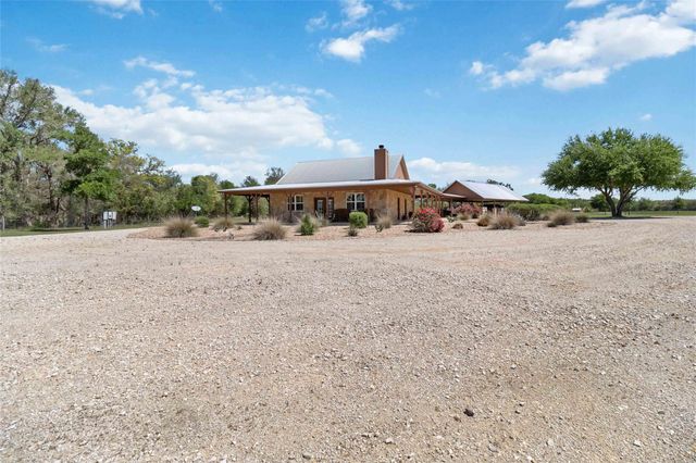 769 High Grove RD, Cedar Creek, TX 78612