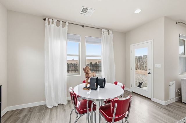 7240 Vista Serena Loop, Santa Fe, NM 87507