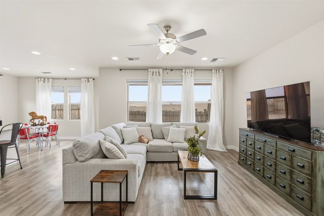 7240 Vista Serena Loop, Santa Fe, NM 87507