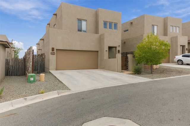 7240 Vista Serena Loop, Santa Fe, NM 87507