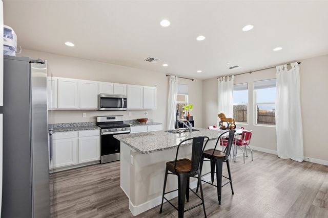 7240 Vista Serena Loop, Santa Fe, NM 87507