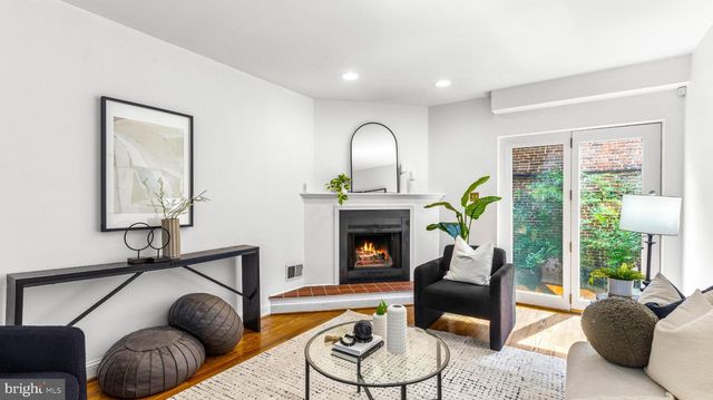 807 S CHARLES ST S, Baltimore, MD 21230