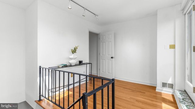 807 S CHARLES ST S, Baltimore, MD 21230