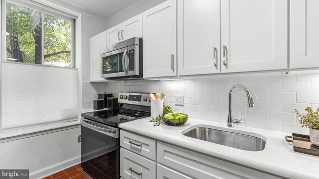 807 S CHARLES ST S, Baltimore, MD 21230