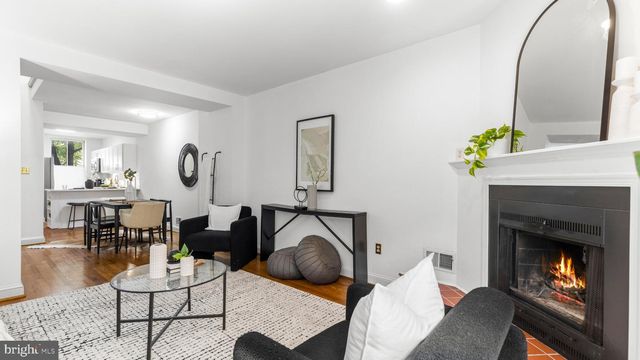 807 S CHARLES ST S, Baltimore, MD 21230