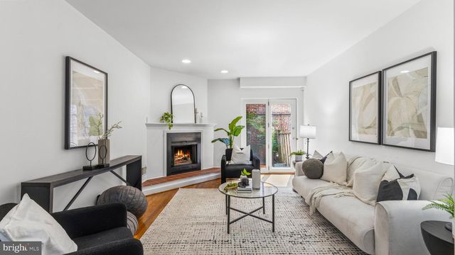 807 S CHARLES ST S, Baltimore, MD 21230