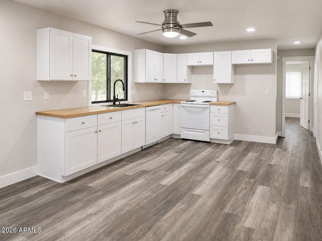 246 S ELLSWORTH Road, Mesa, AZ 85208