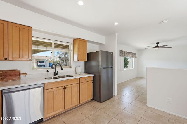 2201 E GRETTA Place, Phoenix, AZ 85022