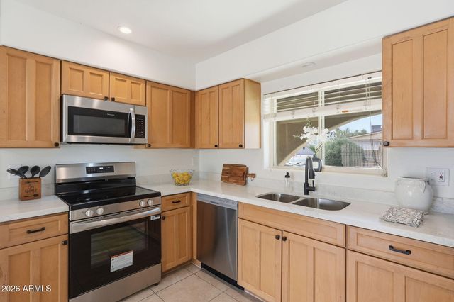 2201 E GRETTA Place, Phoenix, AZ 85022