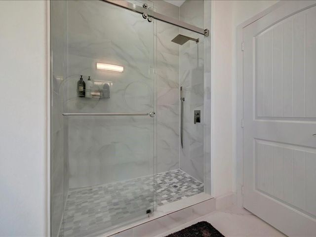 345 Edgewater Drive, Livingston, TX 77351