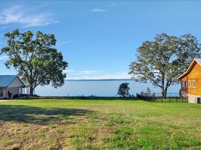 345 Edgewater Drive, Livingston, TX 77351