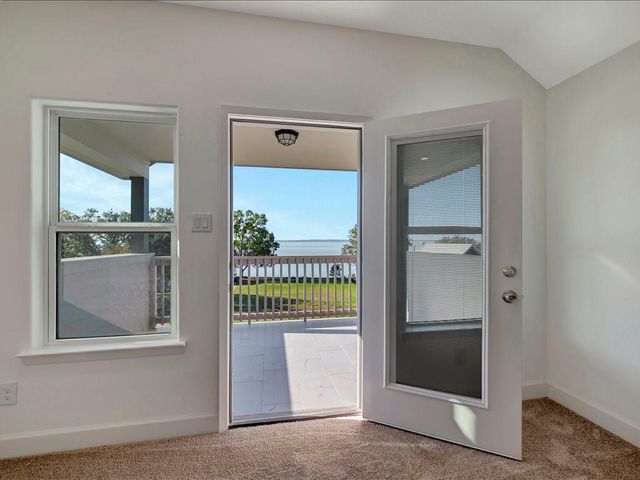 345 Edgewater Drive, Livingston, TX 77351