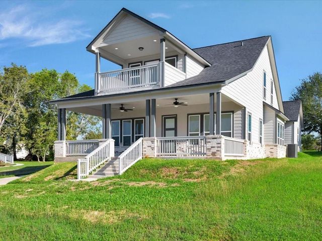 345 Edgewater Drive, Livingston, TX 77351