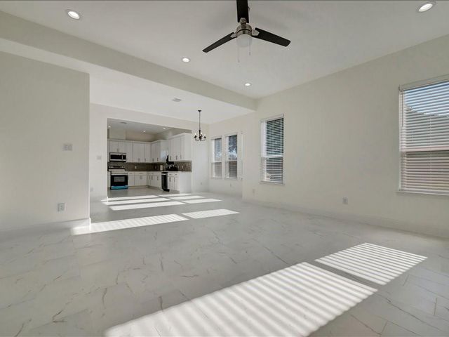 345 Edgewater Drive, Livingston, TX 77351