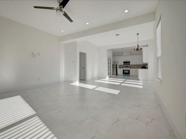 345 Edgewater Drive, Livingston, TX 77351