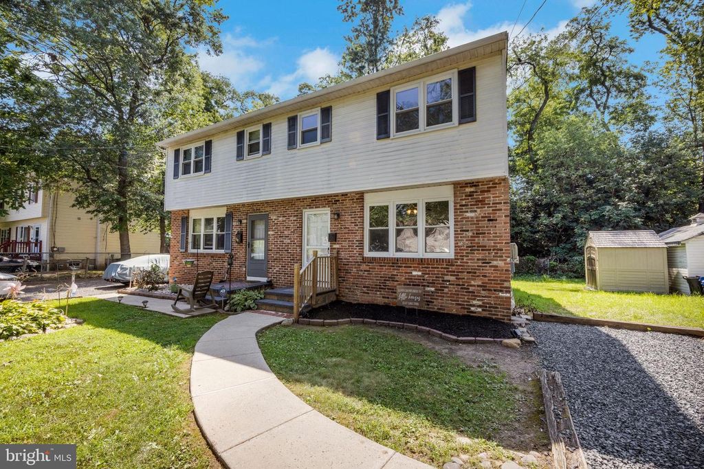 381 MCKINLEY AVE, Morrisville, PA 19067