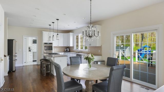 5 Longford Ct, Warren Twp., NJ 07059