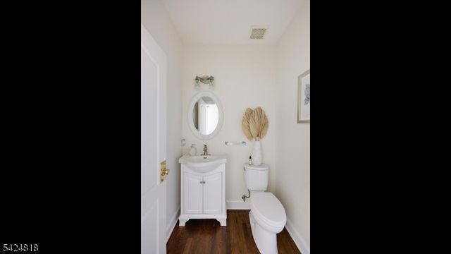 5 Longford Ct, Warren Twp., NJ 07059