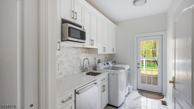 5 Longford Ct, Warren Twp., NJ 07059