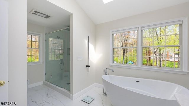 5 Longford Ct, Warren Twp., NJ 07059