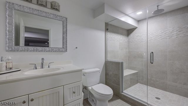 5 Longford Ct, Warren Twp., NJ 07059