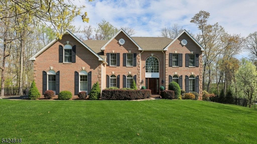 5 Longford Ct, Warren Twp., NJ 07059