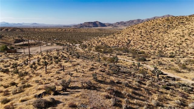 750 Ocotillo Way, Apple Valley, CA 92308