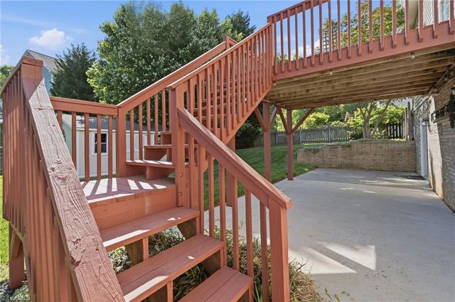 105 Honeyridge Court, Lewisville, NC 27023