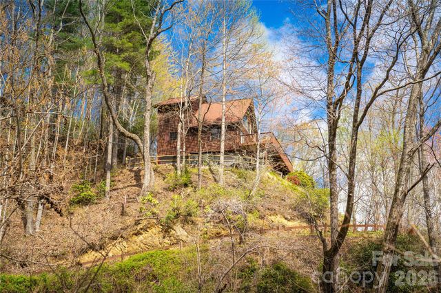 6006 Waterfalls Road, Lenoir, NC 28645