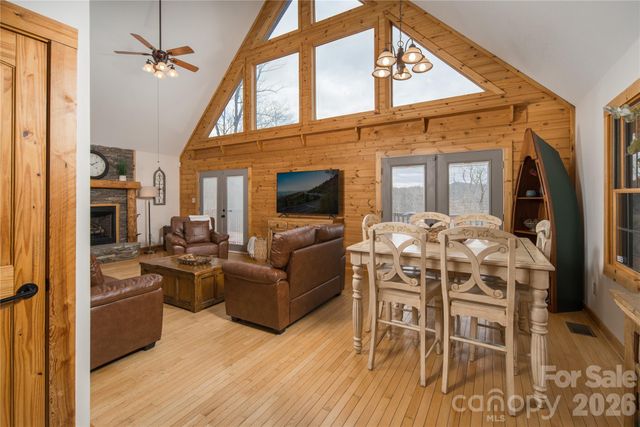 6006 Waterfalls Road, Lenoir, NC 28645