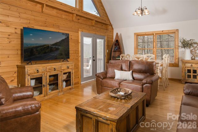 6006 Waterfalls Road, Lenoir, NC 28645