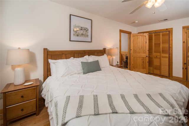6006 Waterfalls Road, Lenoir, NC 28645