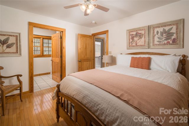 6006 Waterfalls Road, Lenoir, NC 28645
